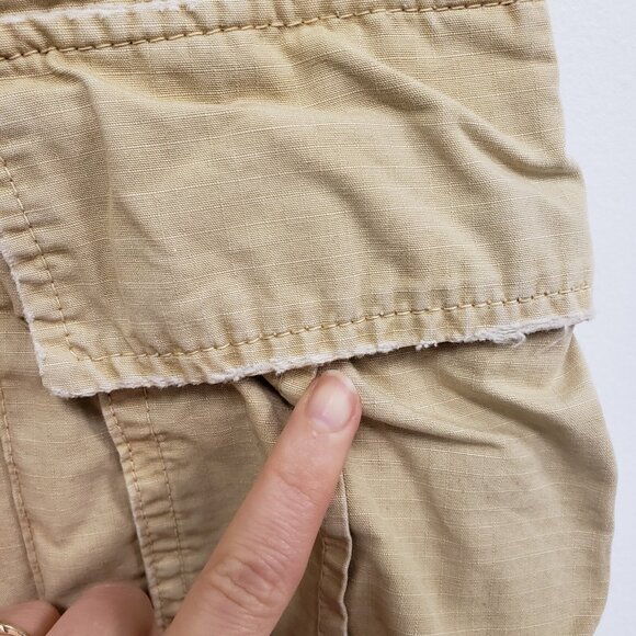 American Eagle Mens Y2K Ripstop Distressed Cargo Shorts Size 32 Beige Preppy - Picture 6 of 16